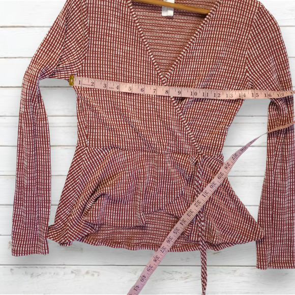 CAUTION To The Wind Burnt Orange‎ White Long Sleeve Cross Over VNeck Blouse M - Picture 5 of 8